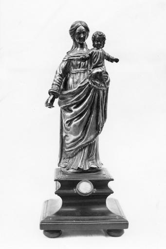 Statuette-reliquaire : Vierge à l'Enfant, argent et bois taillé