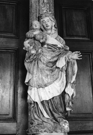 Groupe sculpté : Vierge à l'Enfant, pierre sculptée, peinte - © Ministère de la Culture (France), Médiathèque du patrimoine et de la photographie (objets mobiliers), tous droits réservés