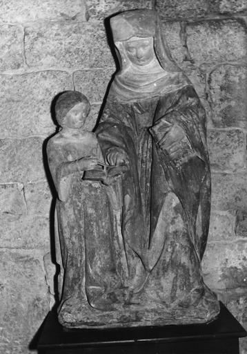 Groupe sculpté : L'Education de la Vierge, pierre sculptée, peinte ; après restauration - © Ministère de la Culture (France), Médiathèque du patrimoine et de la photographie (objets mobiliers), tous droits réservés