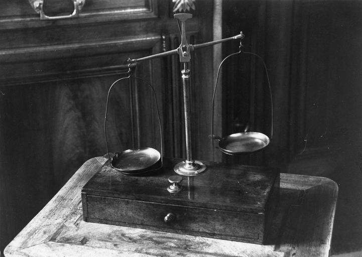 Balance en cuivre - © Ministère de la Culture (France), Médiathèque du patrimoine et de la photographie (objets mobiliers), tous droits réservés