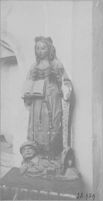 statue : Sainte Catherine