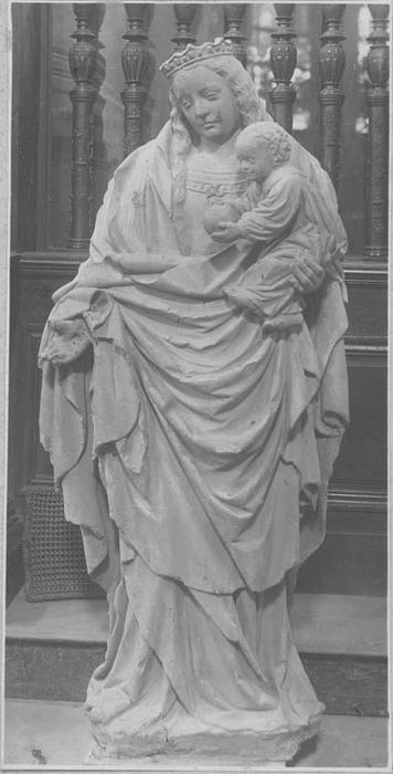 statue : Vierge à l'Enfant