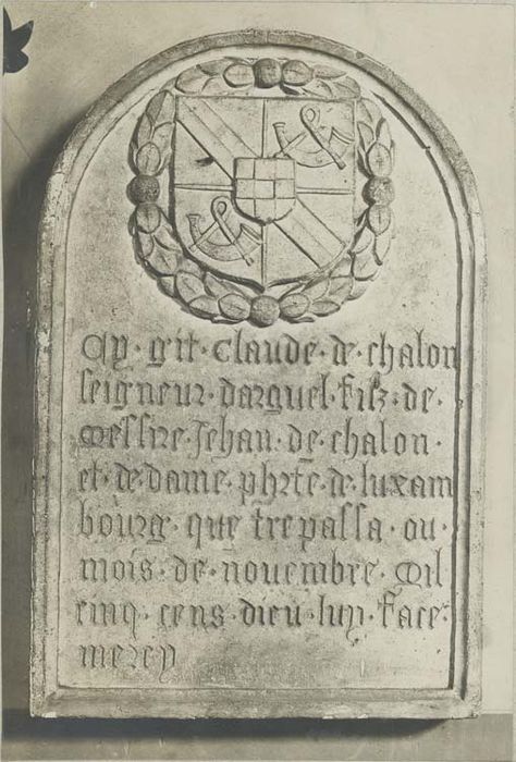 plaque funéraire de Claude de Chalon, seigneur d'Argnel