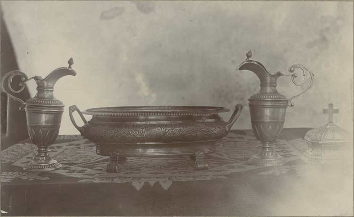 encensoir, bassin à burettes, burettes, boîte aux saintes huiles - © Ministère de la Culture (France), Médiathèque du patrimoine et de la photographie, diffusion RMN-GP