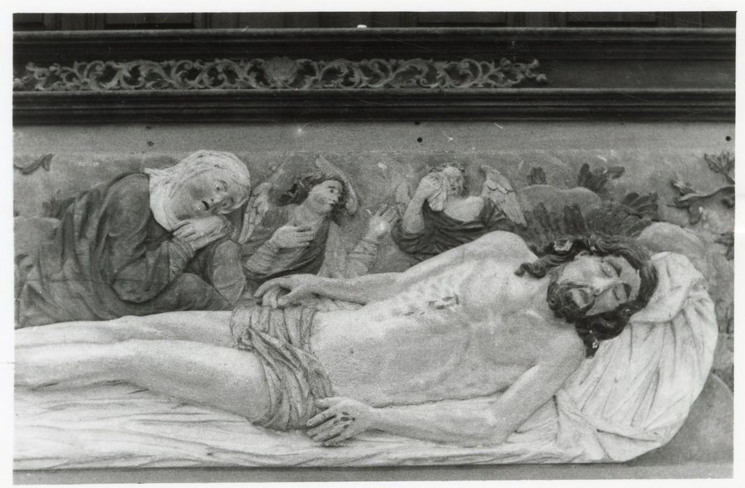 bas-relief : Descente de croix, vue partielle