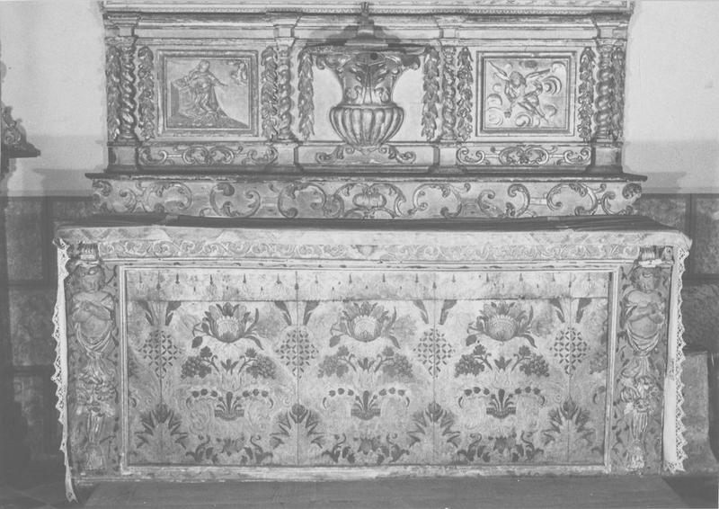 autel, antependium, retable, vue générale