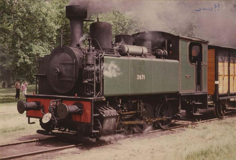 locomotive à vapeur : locomotive-tender, à voie normale, 030 T 1816, 3071, vue générale