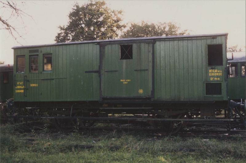 wagon fourgon à essieux parallèles, à voie normale, DF 808, vue générale