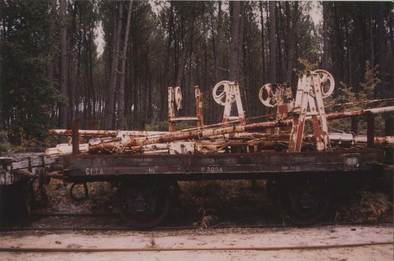 wagon plat porte-grue à voie normale, H 3054, vue générale