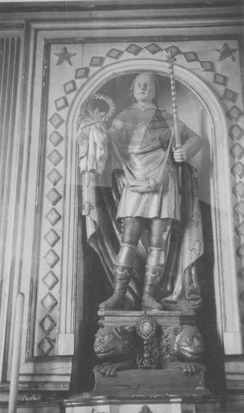 Statue : saint Louis sous les traits de Louis XV