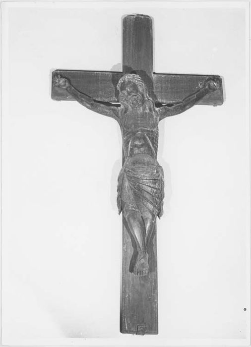 Statue : Christ en croix