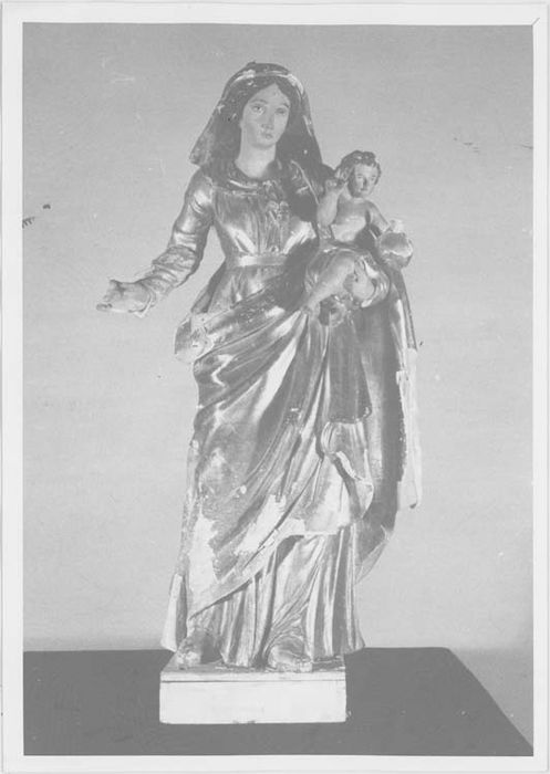 statue : Vierge à l'Enfant