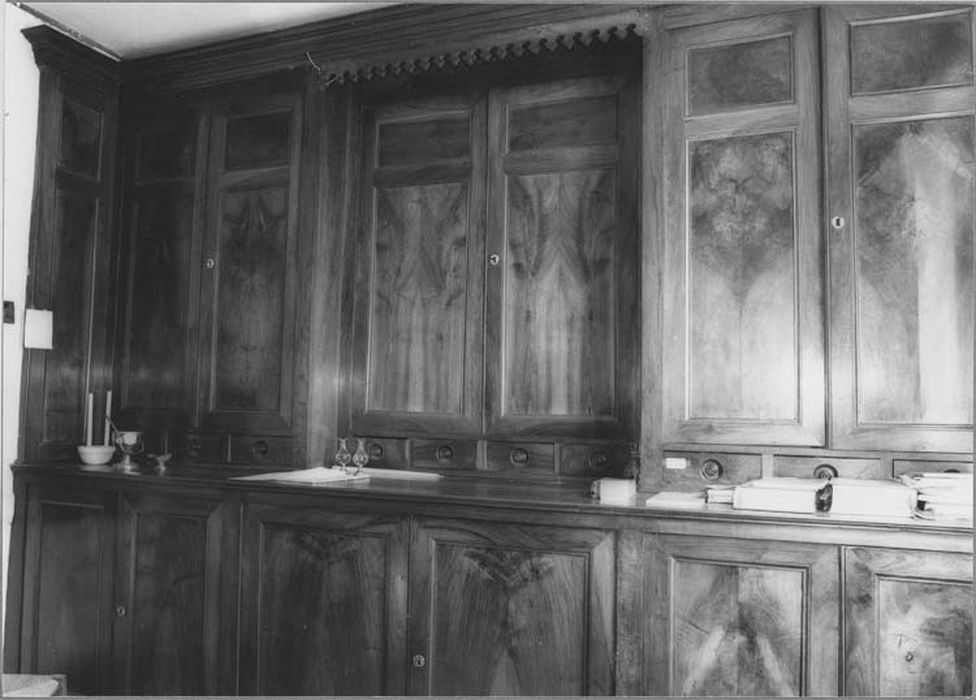 meuble de sacristie - © Ministère de la Culture (France), Médiathèque du patrimoine et de la photographie, tous droits réservés