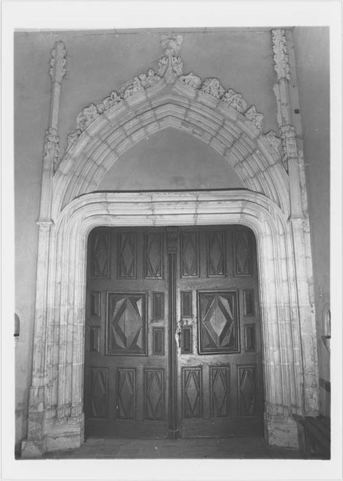 portail et deux vantaux de la porte d'entrée - © Ministère de la Culture (France), Médiathèque du patrimoine et de la photographie, tous droits réservés