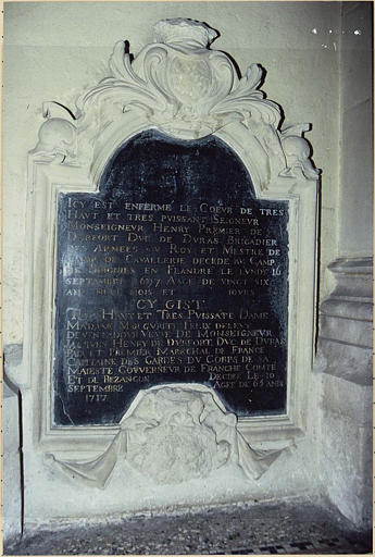 plaque funéraire : épitaphe de Henri de Durfort (+ 1697) et Marguerite Felix Delevy Deventadour (+ 1717)