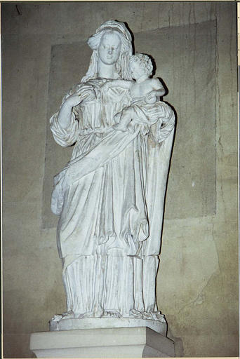 statue : Vierge à l'Enfant