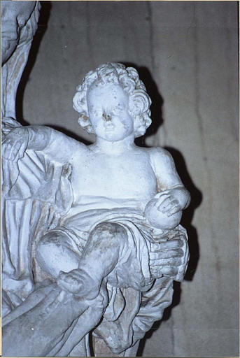 statue : Vierge à l'Enfant, détail de l'Enfant