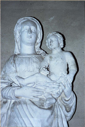 statue : Vierge à l'Enfant, vue rapprochée - © Ministère de la Culture (France), Médiathèque du patrimoine et de la photographie, diffusion RMN-GP