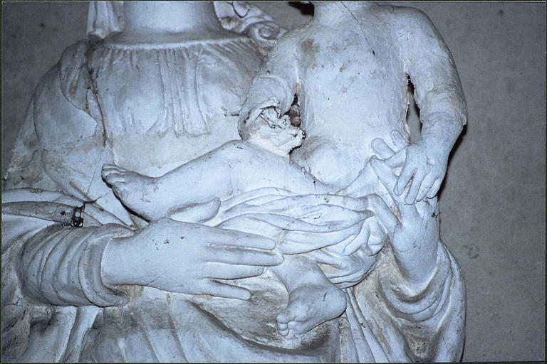 statue : Vierge à l'Enfant, détail - © Ministère de la Culture (France), Médiathèque du patrimoine et de la photographie, diffusion RMN-GP