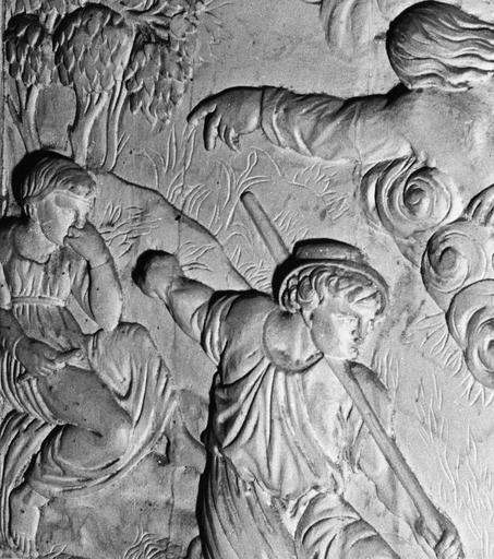 détail d'un relief du devant d'autel : scène de la Genèse, Adam et Eve chassés du Paradis