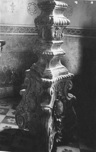 pied de lutrin - © Ministère de la Culture (France), Médiathèque du patrimoine et de la photographie (objets mobiliers), tous droits réservés