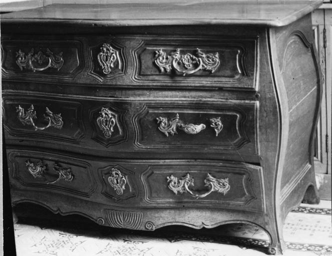 commode - © Ministère de la Culture (France), Médiathèque du patrimoine et de la photographie (objets mobiliers), tous droits réservés