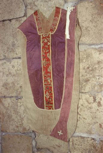 Ornement : chasuble, étole