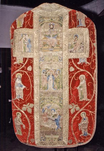 Chasuble, 2 dalmatiques : l'Arbre de Jessé, scènes de la vie du Christ et de la Vierge