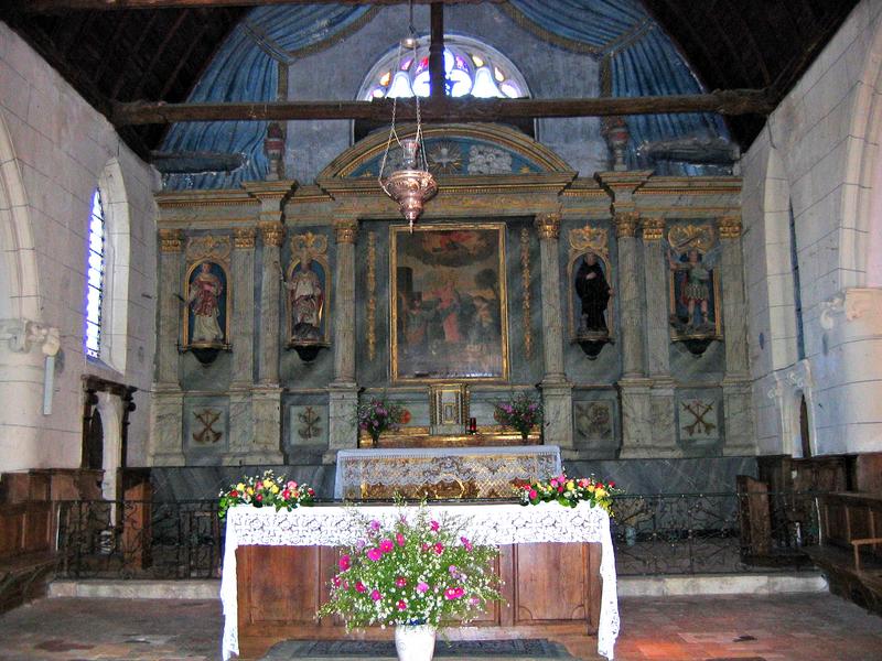 autel, 2 gradins d'autel, tabernacle, retable, tableau : Jésus rappelant à ses parents, la Vierge et saint Joseph, sa mission divine, 4 statues (maître-autel)