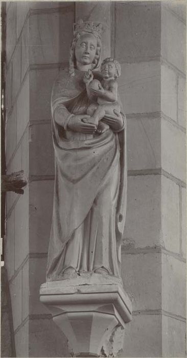 statue : Vierge à l'Enfant