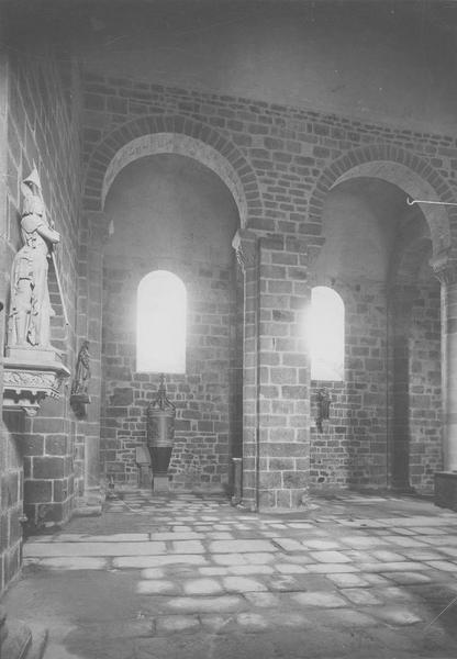 fonts baptismaux, vue générale - © Ministère de la Culture (France), Médiathèque du patrimoine et de la photographie (objets mobiliers), tous droits réservés