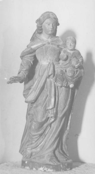 statue : Vierge à l'enfant, vue générale - © Ministère de la Culture (France), Médiathèque du patrimoine et de la photographie (objets mobiliers), tous droits réservés