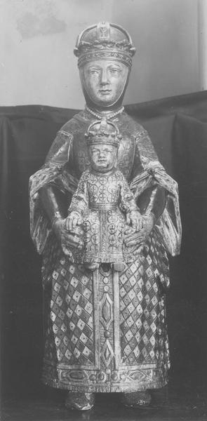 statue : Vierge de Majesté, vue générale - © Ministère de la Culture (France), Médiathèque du patrimoine et de la photographie (objets mobiliers), tous droits réservés