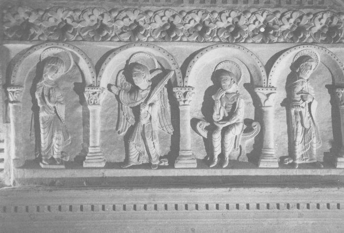 bas-relief, vue générale