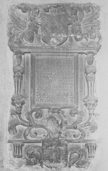 Plaque funéraire de Claude de Tournon