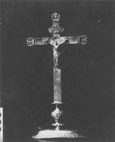 Croix d'autel