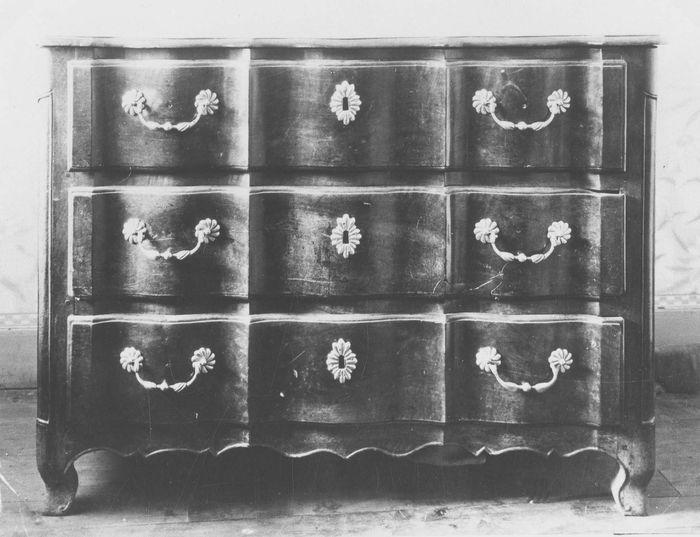 commode, vue générale - © Ministère de la Culture (France), Médiathèque du patrimoine et de la photographie (objets mobiliers), tous droits réservés