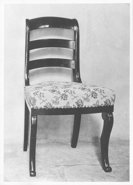 chaise, vue générale - © Ministère de la Culture (France), Médiathèque du patrimoine et de la photographie (objets mobiliers), tous droits réservés