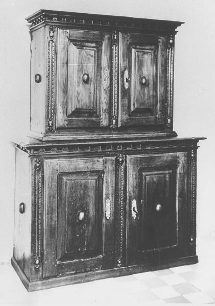 armoire, vue générale - © Ministère de la Culture (France), Médiathèque du patrimoine et de la photographie (objets mobiliers), tous droits réservés
