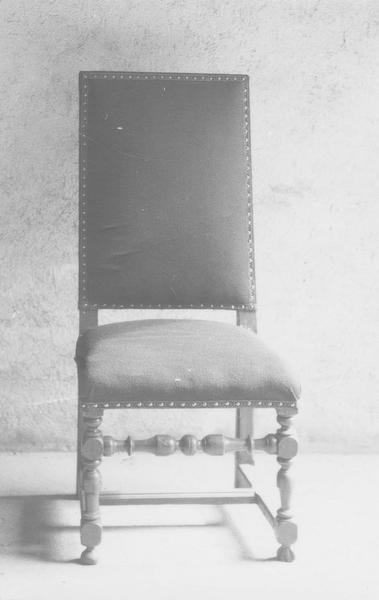 chaise, vue générale - © Ministère de la Culture (France), Médiathèque du patrimoine et de la photographie (objets mobiliers), tous droits réservés