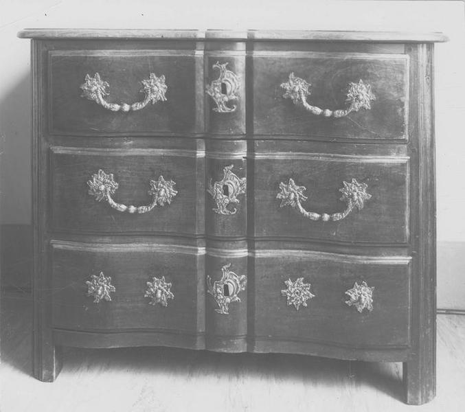 commode, vue générale - © Ministère de la Culture (France), Médiathèque du patrimoine et de la photographie (objets mobiliers), tous droits réservés
