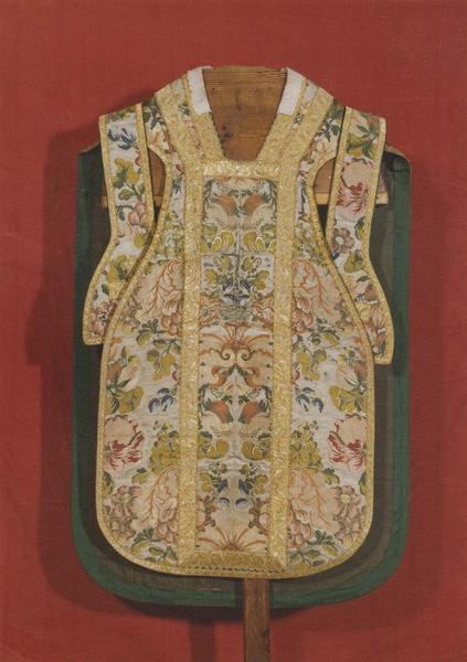 Chasuble, étole, manipule, voile de calice