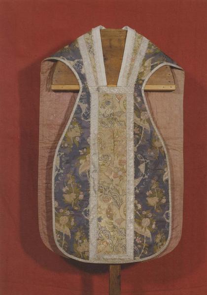 Chasuble, étole, manipule, voile de calice