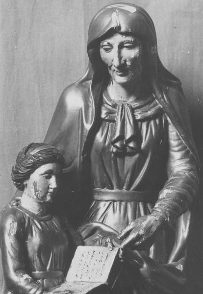 groupe sculpté : sainte Anne et la Vierge, vue partielle - © Ministère de la Culture (France), Médiathèque du patrimoine et de la photographie (objets mobiliers), tous droits réservés