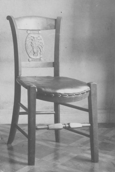 chaise, vue générale - © Ministère de la Culture (France), Médiathèque du patrimoine et de la photographie (objets mobiliers), tous droits réservés