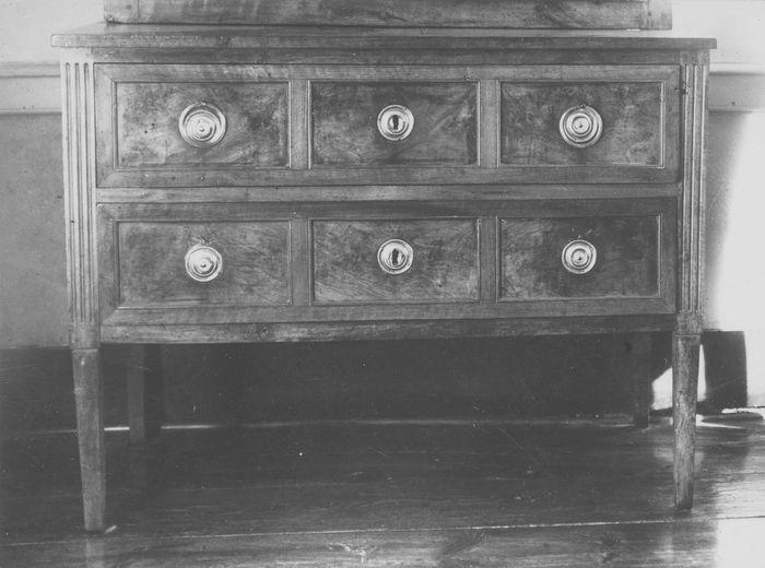commode, vue générale - © Ministère de la Culture (France), Médiathèque du patrimoine et de la photographie (objets mobiliers), tous droits réservés