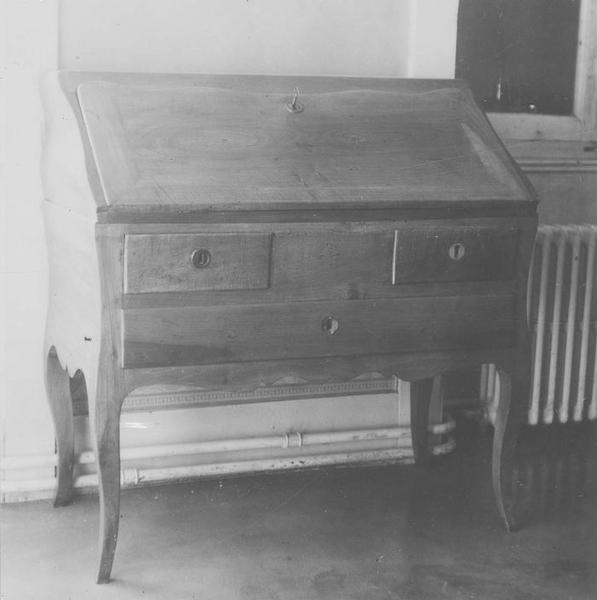 bureau dit dos d'âne, vue générale - © Ministère de la Culture (France), Médiathèque du patrimoine et de la photographie (objets mobiliers), tous droits réservés