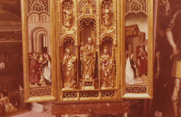 triptyque : le Mariage de la Vierge  (volets), 3 statuettes : Vierge à l'enfant, sainte Catherine, sainte Barbe, vue partielle