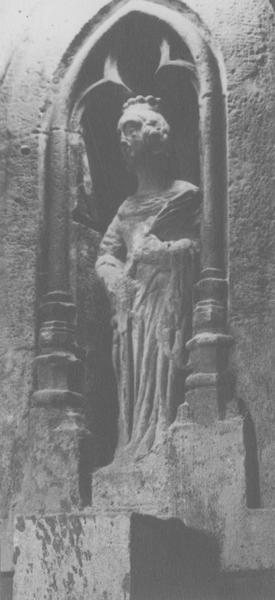 statue : Sainte Catherine, niche, vue générale - © Ministère de la Culture (France), Médiathèque du patrimoine et de la photographie (objets mobiliers), tous droits réservés