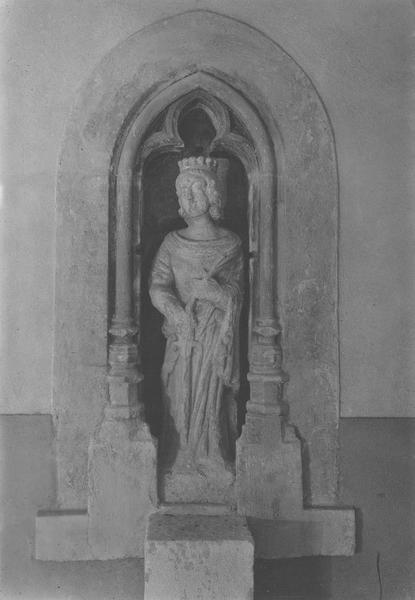 statue : Sainte Catherine, niche, vue générale - © Ministère de la Culture (France), Médiathèque du patrimoine et de la photographie (objets mobiliers), tous droits réservés